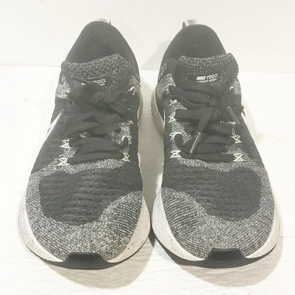 Nike Men’s‎ 9.5 React Infinity Run Flyknit 2 Oreo White Black Low Top Sneaker